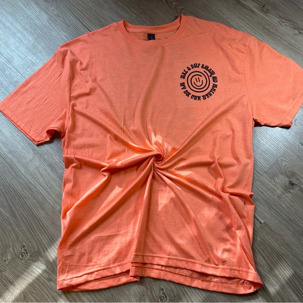 Gilden soft style extra large shirt